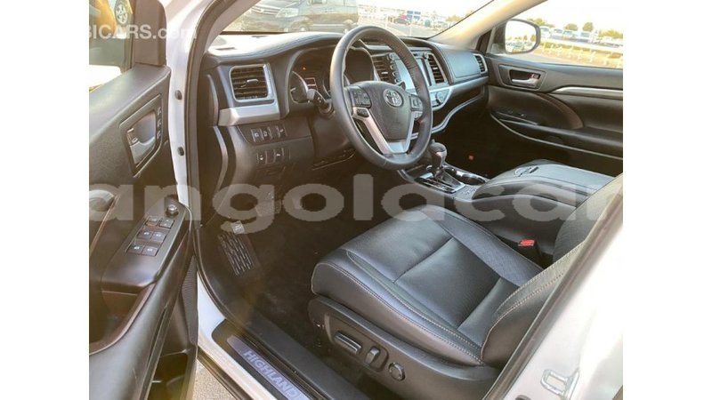 Big with watermark toyota highlander bengo province import dubai 6339