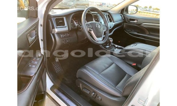 Comprar Importar Toyota Highlander Branco Carro em Import - Dubai em Bengo Province Comprar Importar Toyota Highlander Branco Carro em Import - Dubai em Bengo Province