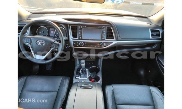 Comprar Importar Toyota Highlander Branco Carro em Import - Dubai em Bengo Province Comprar Importar Toyota Highlander Branco Carro em Import - Dubai em Bengo Province