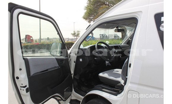 Acheter Import Voiture Toyota Hiace Blanc à Import - Dubai, Province de Bengo Acheter Import Voiture Toyota Hiace Blanc à Import - Dubai, Province de Bengo
