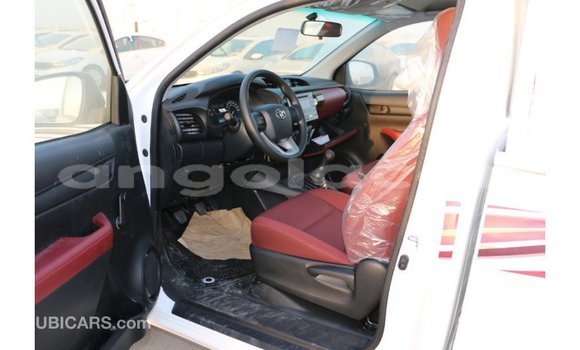 Acheter Import Voiture Toyota Hilux Blanc à Import - Dubai, Province de Bengo Acheter Import Voiture Toyota Hilux Blanc à Import - Dubai, Province de Bengo