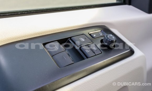 Buy Import Toyota Hiace White Car in Import - Dubai in Bengo Province Buy Import Toyota Hiace White Car in Import - Dubai in Bengo Province