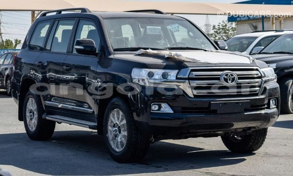 Acheter Import Voiture Toyota Land Cruiser Noir à Import - Dubai, Province de Bengo Acheter Import Voiture Toyota Land Cruiser Noir à Import - Dubai, Province de Bengo