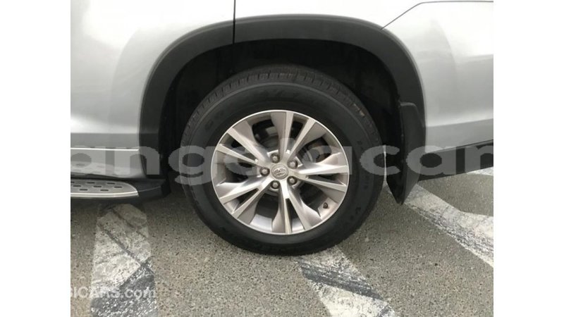 Big with watermark toyota highlander bengo province import dubai 6394