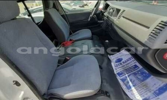 Comprar Usado Toyota Hiace Branco Carro em Luanda em Luanda Province Comprar Usado Toyota Hiace Branco Carro em Luanda em Luanda Province