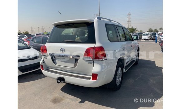 Buy Import Toyota Land Cruiser White Car in Import - Dubai in Bengo Province Buy Import Toyota Land Cruiser White Car in Import - Dubai in Bengo Province