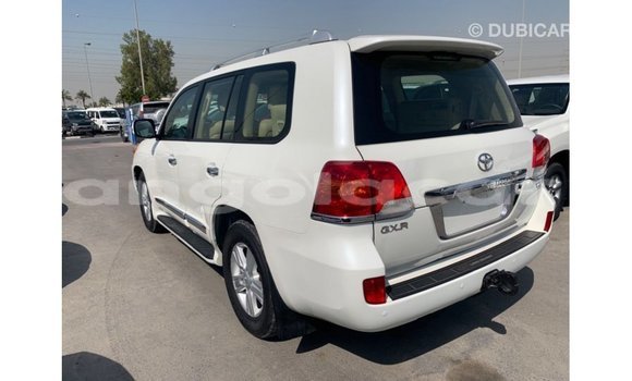 Buy Import Toyota Land Cruiser White Car in Import - Dubai in Bengo Province Buy Import Toyota Land Cruiser White Car in Import - Dubai in Bengo Province