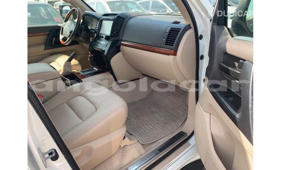 Buy Import Toyota Land Cruiser White Car in Import - Dubai in Bengo Province Buy Import Toyota Land Cruiser White Car in Import - Dubai in Bengo Province