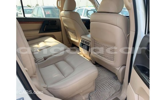 Buy Import Toyota Land Cruiser White Car in Import - Dubai in Bengo Province Buy Import Toyota Land Cruiser White Car in Import - Dubai in Bengo Province