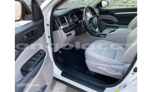 Comprar Importar Toyota Highlander Branco Carro em Import - Dubai em Bengo Province Comprar Importar Toyota Highlander Branco Carro em Import - Dubai em Bengo Province