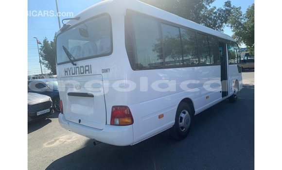 Comprar Importar Hyundai Accent Branco Carro em Import - Dubai em Bengo Province Comprar Importar Hyundai Accent Branco Carro em Import - Dubai em Bengo Province