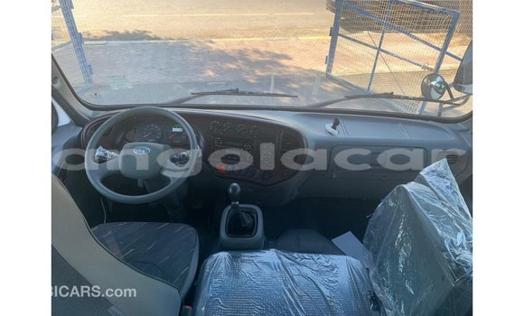 Comprar Importar Hyundai Accent Branco Carro em Import - Dubai em Bengo Province Comprar Importar Hyundai Accent Branco Carro em Import - Dubai em Bengo Province