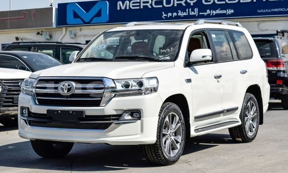 Comprar Importar Toyota Land Cruiser Branco Carro em Import - Dubai em Bengo Province Comprar Importar Toyota Land Cruiser Branco Carro em Import - Dubai em Bengo Province