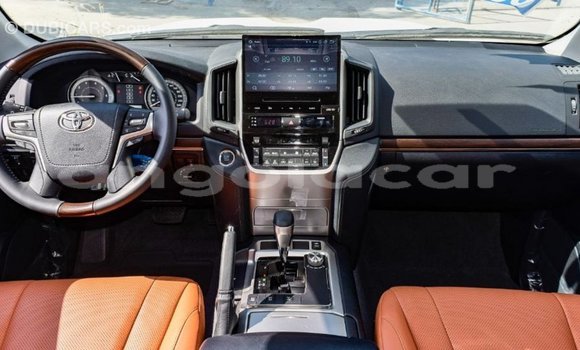 Comprar Importar Toyota Land Cruiser Branco Carro em Import - Dubai em Bengo Province Comprar Importar Toyota Land Cruiser Branco Carro em Import - Dubai em Bengo Province