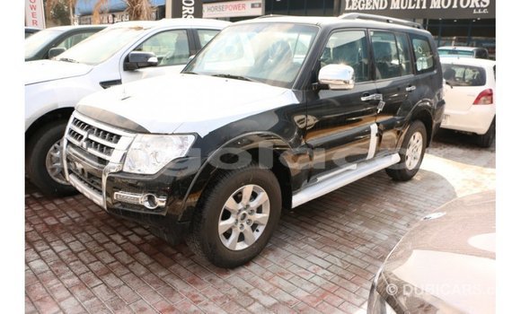 Acheter Import Voiture Mitsubishi Pajero Noir à Import - Dubai, Province de Bengo Acheter Import Voiture Mitsubishi Pajero Noir à Import - Dubai, Province de Bengo