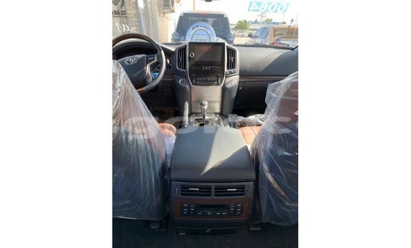 Buy Import Toyota Land Cruiser White Car in Import - Dubai in Bengo Province Buy Import Toyota Land Cruiser White Car in Import - Dubai in Bengo Province
