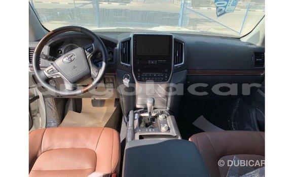 Buy Import Toyota Land Cruiser White Car in Import - Dubai in Bengo Province Buy Import Toyota Land Cruiser White Car in Import - Dubai in Bengo Province