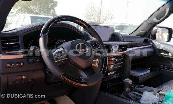 Comprar Importar Lexus LX Branco Carro em Import - Dubai em Bengo Province Comprar Importar Lexus LX Branco Carro em Import - Dubai em Bengo Province