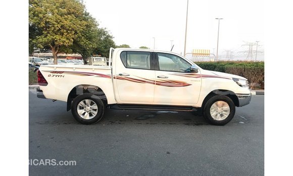 Comprar Importar Toyota Hilux Branco Carro em Import - Dubai em Bengo Province Comprar Importar Toyota Hilux Branco Carro em Import - Dubai em Bengo Province