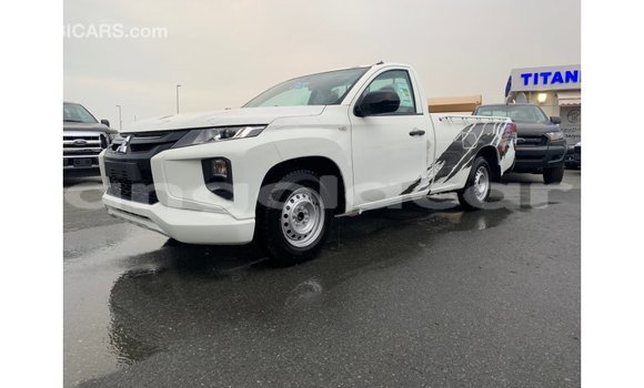Comprar Importar Mitsubishi L200 Branco Carro em Import - Dubai em Bengo Province Comprar Importar Mitsubishi L200 Branco Carro em Import - Dubai em Bengo Province