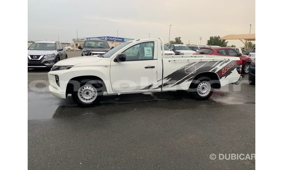 Comprar Importar Mitsubishi L200 Branco Carro em Import - Dubai em Bengo Province Comprar Importar Mitsubishi L200 Branco Carro em Import - Dubai em Bengo Province