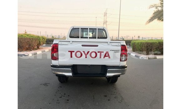 Comprar Importar Toyota Hilux Branco Carro em Import - Dubai em Bengo Province Comprar Importar Toyota Hilux Branco Carro em Import - Dubai em Bengo Province