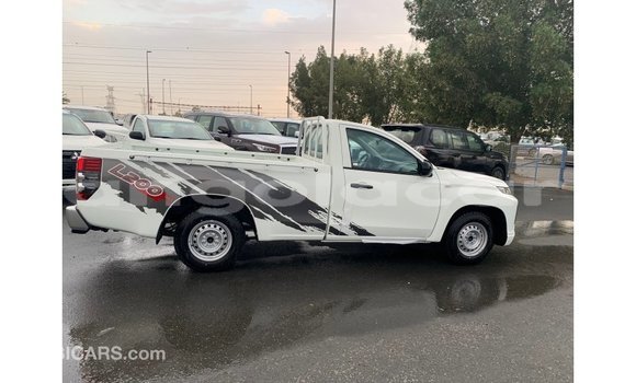Comprar Importar Mitsubishi L200 Branco Carro em Import - Dubai em Bengo Province Comprar Importar Mitsubishi L200 Branco Carro em Import - Dubai em Bengo Province