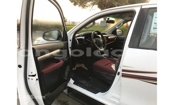 Comprar Importar Toyota Hilux Branco Carro em Import - Dubai em Bengo Province Comprar Importar Toyota Hilux Branco Carro em Import - Dubai em Bengo Province