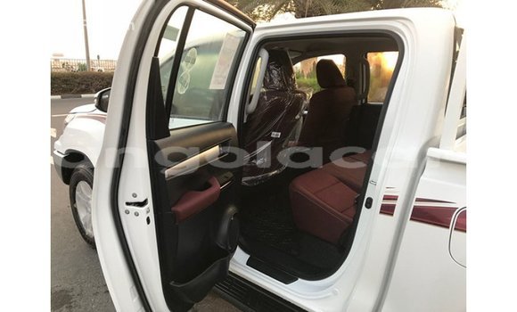 Comprar Importar Toyota Hilux Branco Carro em Import - Dubai em Bengo Province Comprar Importar Toyota Hilux Branco Carro em Import - Dubai em Bengo Province