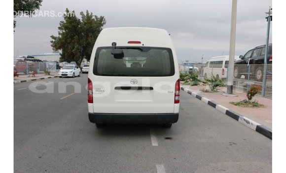 Acheter Import Voiture Toyota Hiace Blanc à Import - Dubai, Province de Bengo Acheter Import Voiture Toyota Hiace Blanc à Import - Dubai, Province de Bengo