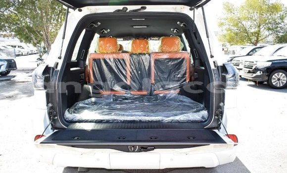 Comprar Importar Lexus LX Branco Carro em Import - Dubai em Bengo Province Comprar Importar Lexus LX Branco Carro em Import - Dubai em Bengo Province