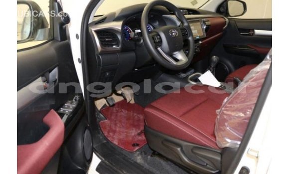 Comprar Importar Toyota Hilux Branco Carro em Import - Dubai em Bengo Province Comprar Importar Toyota Hilux Branco Carro em Import - Dubai em Bengo Province
