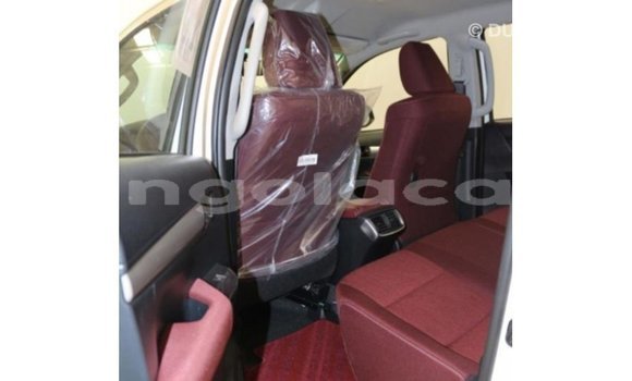 Comprar Importar Toyota Hilux Branco Carro em Import - Dubai em Bengo Province Comprar Importar Toyota Hilux Branco Carro em Import - Dubai em Bengo Province