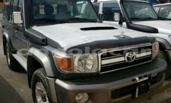 Acheter Occasion Voiture Toyota Land Cruiser Noir à Luanda, Province de Luanda Acheter Occasion Voiture Toyota Land Cruiser Noir à Luanda, Province de Luanda