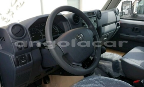 Acheter Occasion Voiture Toyota Land Cruiser Noir à Luanda, Province de Luanda Acheter Occasion Voiture Toyota Land Cruiser Noir à Luanda, Province de Luanda