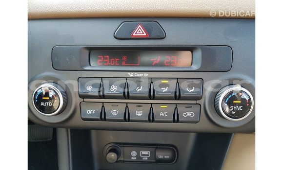 Comprar Importar Kia Sportage Branco Carro em Import - Dubai em Bengo Province Comprar Importar Kia Sportage Branco Carro em Import - Dubai em Bengo Province