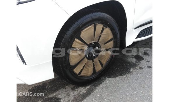 Comprar Importar Lexus LX Branco Carro em Import - Dubai em Bengo Province Comprar Importar Lexus LX Branco Carro em Import - Dubai em Bengo Province