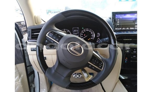 Comprar Importar Lexus LX Branco Carro em Import - Dubai em Bengo Province Comprar Importar Lexus LX Branco Carro em Import - Dubai em Bengo Province