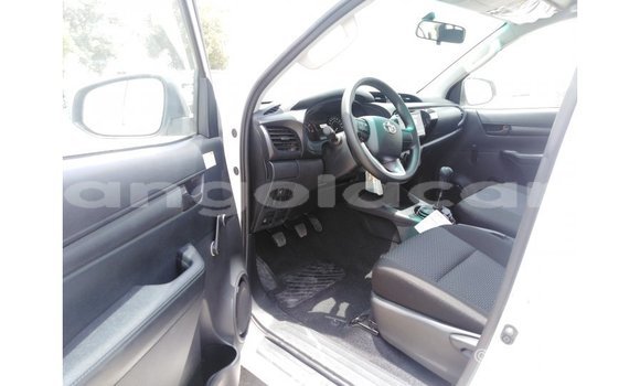 Comprar Importar Toyota Hilux Branco Carro em Import - Dubai em Bengo Province Comprar Importar Toyota Hilux Branco Carro em Import - Dubai em Bengo Province