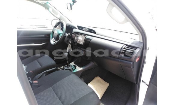 Comprar Importar Toyota Hilux Branco Carro em Import - Dubai em Bengo Province Comprar Importar Toyota Hilux Branco Carro em Import - Dubai em Bengo Province