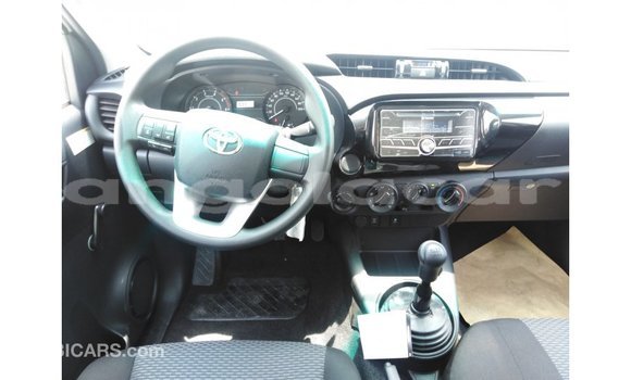 Comprar Importar Toyota Hilux Branco Carro em Import - Dubai em Bengo Province Comprar Importar Toyota Hilux Branco Carro em Import - Dubai em Bengo Province