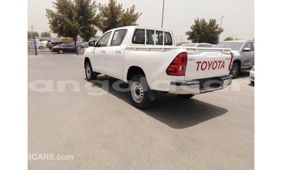 Comprar Importar Toyota Hilux Branco Carro em Import - Dubai em Bengo Province Comprar Importar Toyota Hilux Branco Carro em Import - Dubai em Bengo Province