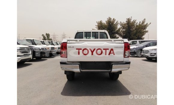 Comprar Importar Toyota Hilux Branco Carro em Import - Dubai em Bengo Province Comprar Importar Toyota Hilux Branco Carro em Import - Dubai em Bengo Province