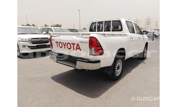 Comprar Importar Toyota Hilux Branco Carro em Import - Dubai em Bengo Province Comprar Importar Toyota Hilux Branco Carro em Import - Dubai em Bengo Province