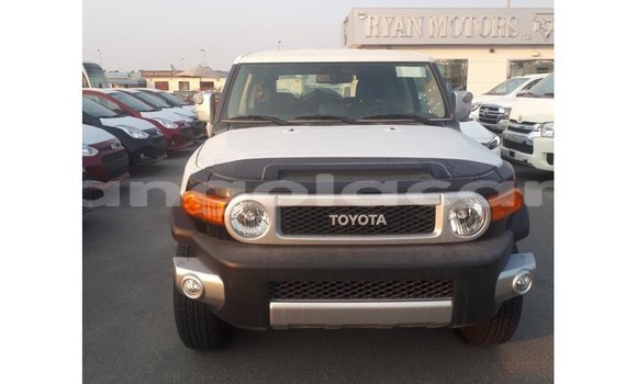 Comprar Importar Toyota FJ Cruiser Preto Carro em Import - Dubai em Bengo Province Comprar Importar Toyota FJ Cruiser Preto Carro em Import - Dubai em Bengo Province