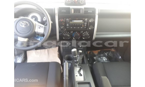 Comprar Importar Toyota FJ Cruiser Preto Carro em Import - Dubai em Bengo Province Comprar Importar Toyota FJ Cruiser Preto Carro em Import - Dubai em Bengo Province