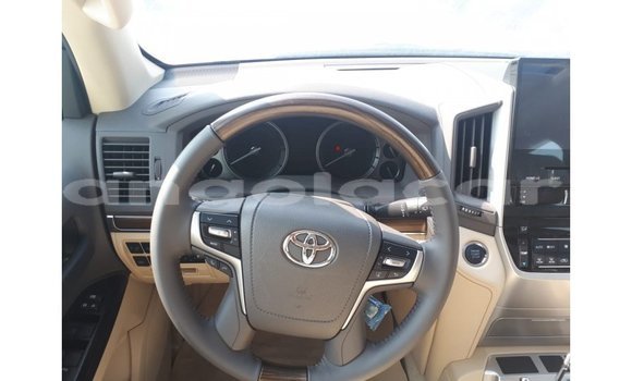Buy Import Toyota Land Cruiser Other Car in Import - Dubai in Bengo Province Buy Import Toyota Land Cruiser Other Car in Import - Dubai in Bengo Province