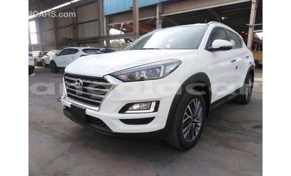 Comprar Importar Hyundai Tucson Branco Carro em Import - Dubai em Bengo Province Comprar Importar Hyundai Tucson Branco Carro em Import - Dubai em Bengo Province
