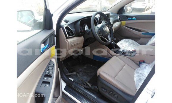 Comprar Importar Hyundai Tucson Branco Carro em Import - Dubai em Bengo Province Comprar Importar Hyundai Tucson Branco Carro em Import - Dubai em Bengo Province