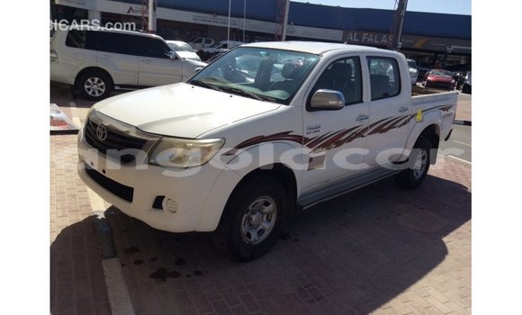 Acheter Import Voiture Toyota Hilux Blanc à Import - Dubai, Province de Bengo Acheter Import Voiture Toyota Hilux Blanc à Import - Dubai, Province de Bengo